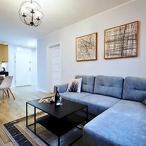 https://nowy-apartament-platany.kolobrzeghotels.com